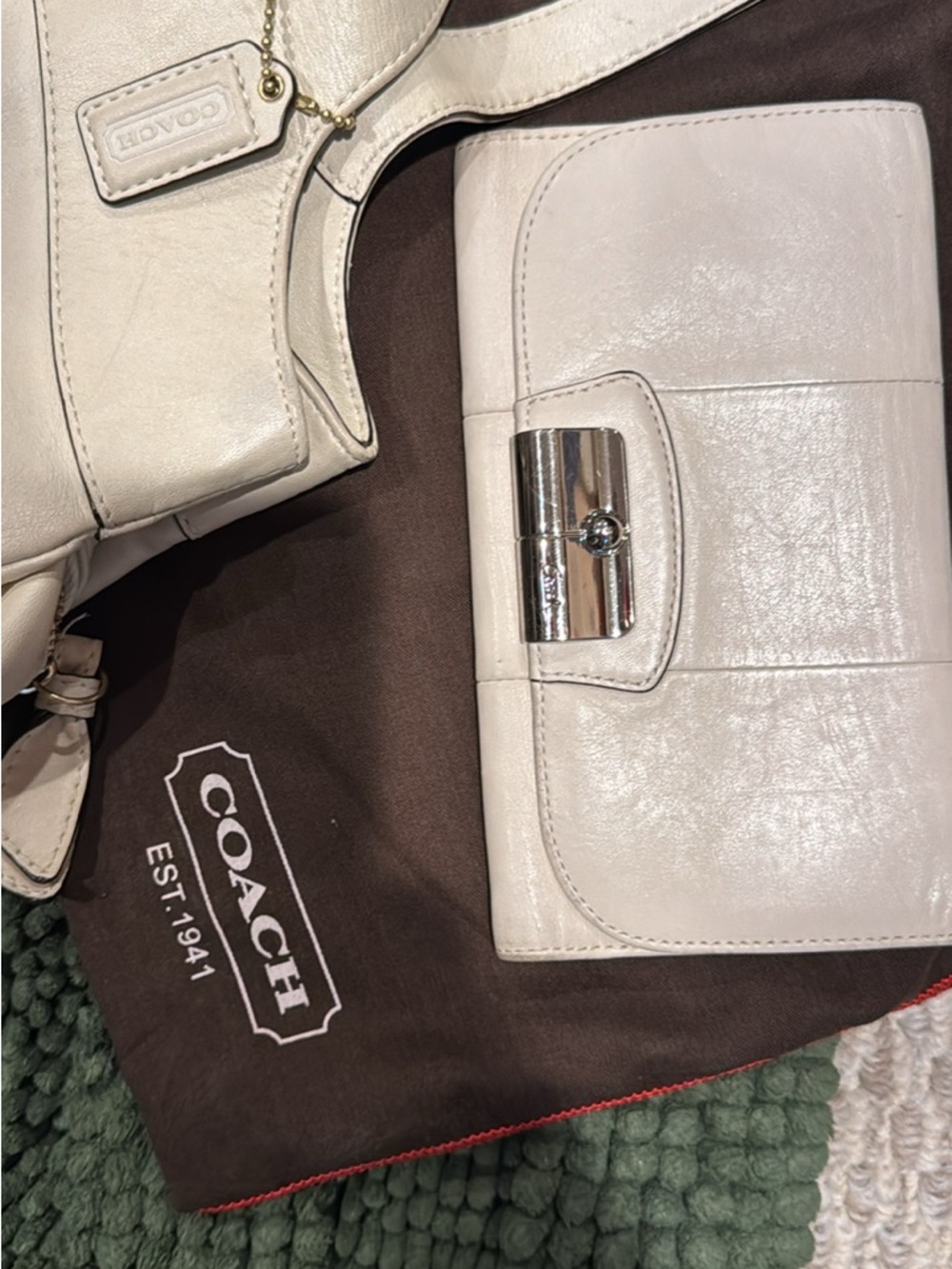 Coach Cream Leather Shoulder Tote with Matching Wallet - Picture 2 of 4